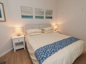 3 Schlafzimmer, individuell dekoriert, individuell eingerichtet