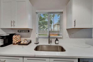 Interior - Private Hot Tub - Close to Beaches - Fun Game Room (Clearwater)