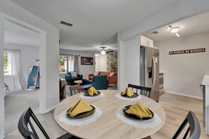Interior - Private Hot Tub - Close to Beaches - Fun Game Room (Clearwater)