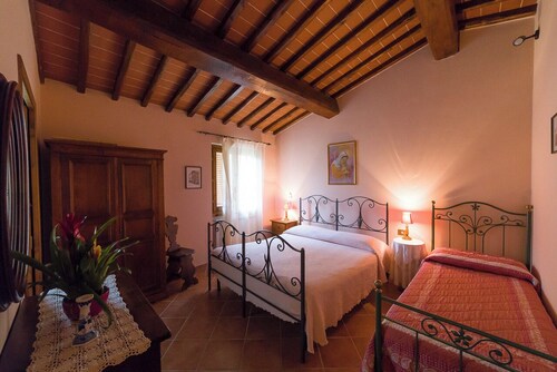 Apartment in the heart of Tuscan nature. Pets allowed