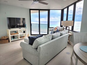 Smart TV - Beach Front Condo WIth Water Views From Every Single Room (Panama City Beach)