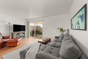 Smart TV - 20% Off June 1-6! Walk 2 Beach, Great 4 Families* (Ventura)