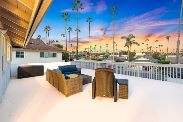 Terrace/patio - 20% Off June 1-6! Walk 2 Beach, Great 4 Families* (Ventura)