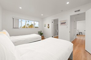 Iron/ironing board, free WiFi, bed sheets - 20% Off June 1-6! Walk 2 Beach, Great 4 Families* (Ventura)