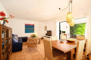 Villa | 4 bedrooms - Villa Sa Calma With 4 Bedrooms and 3 Bathrooms (Mercadal)