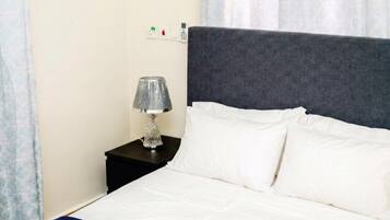 2 chambres, fer et planche à repasser, Wi-Fi, draps fournis