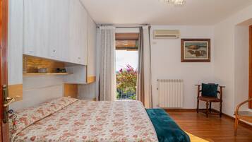1 habitación, wifi y ropa de cama