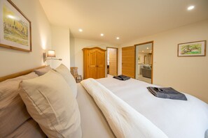 WiFi, bed sheets - Holiday Home 'Gite Coeur Des Ondes - Tournesol' with Shared Terrace, Shared Garden and Wi-Fi (Saint-Georges)