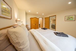 WiFi, bed sheets - Holiday Home 'Gite Coeur Des Ondes - Tournesol' with Shared Terrace, Shared Garden and Wi-Fi (Saint-Georges)