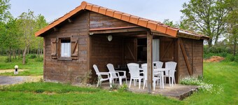 Chalet "Confort 18" with Terrace and Shared Pool