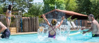 Chalet "Confort 18" with Terrace and Shared Pool