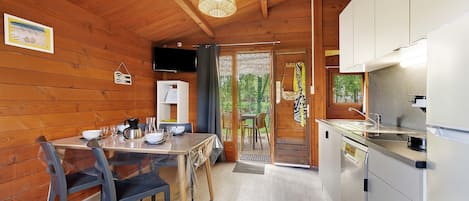 雪櫃、微波爐、爐具、洗碗機