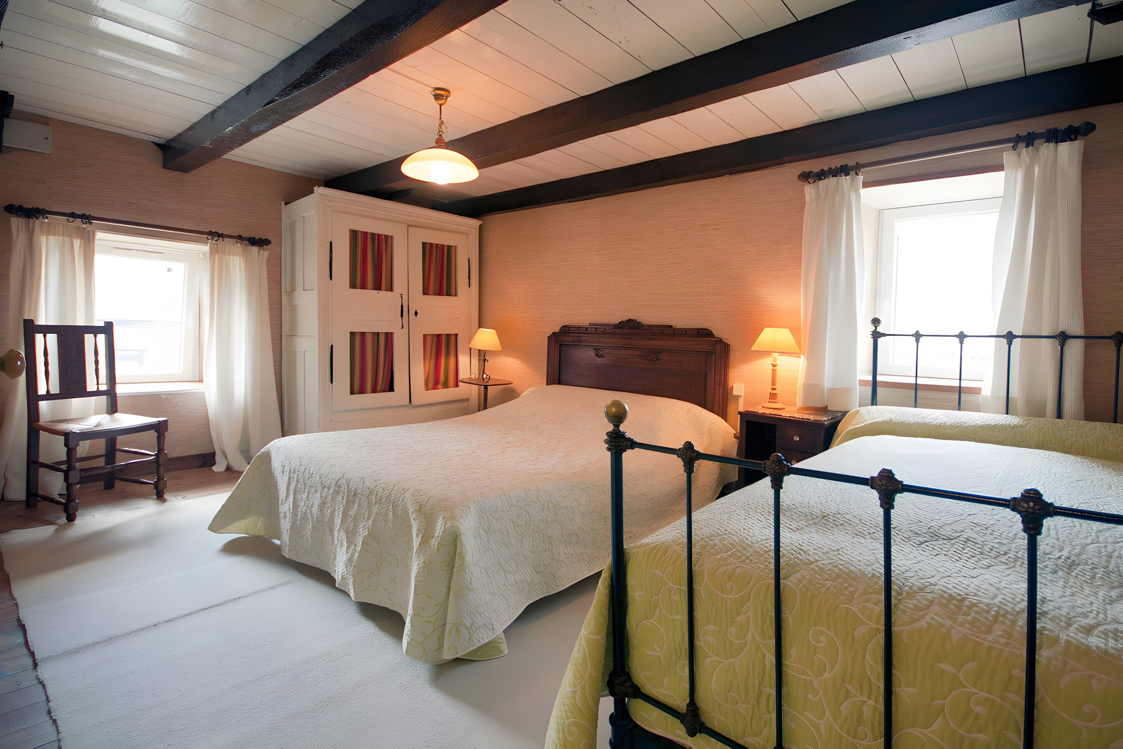 Tabla de planchar con plancha y wifi 