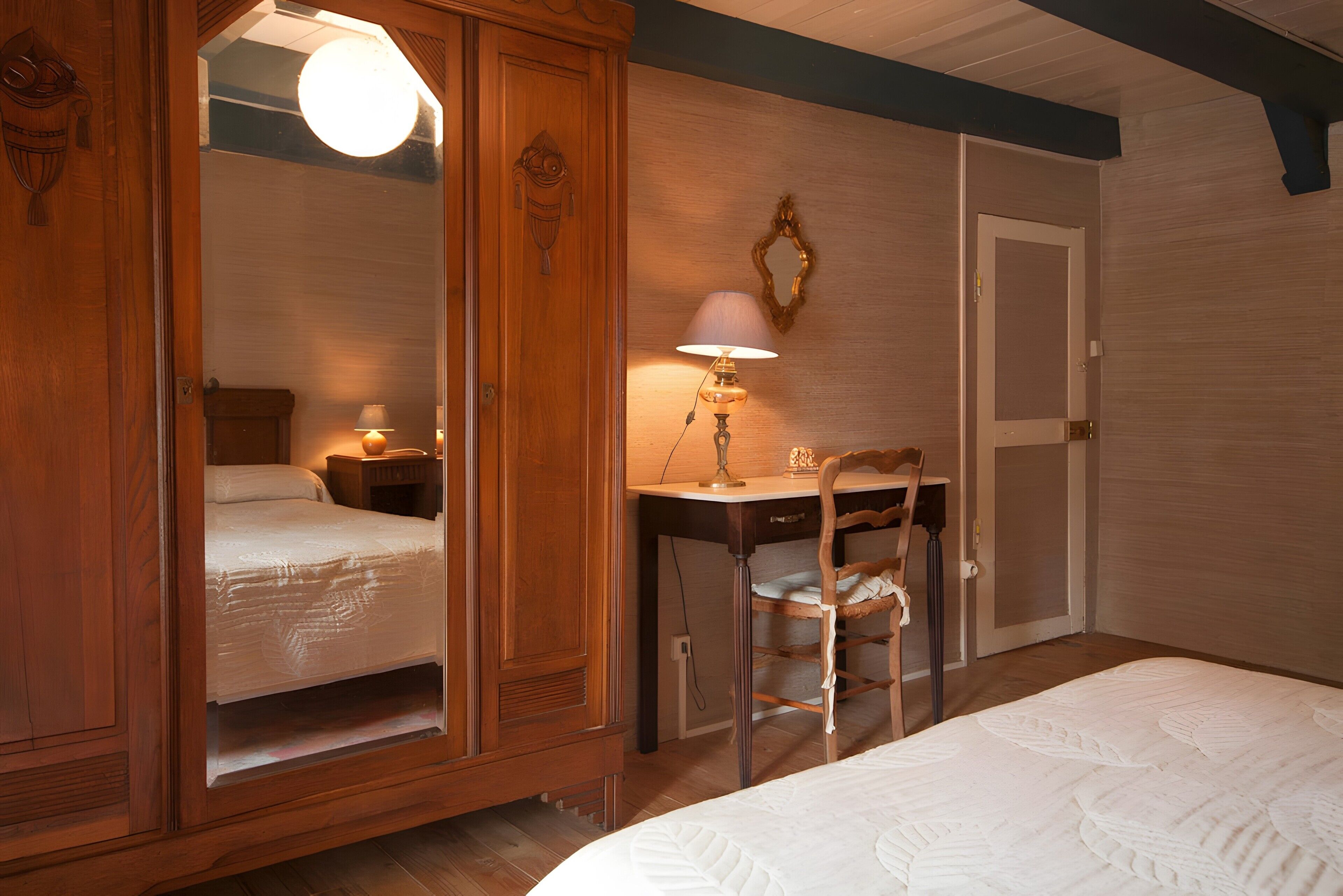 Iron/ironing board, WiFi