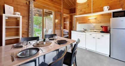 Chalet « confort 16 » avec terrasse, piscine partagée