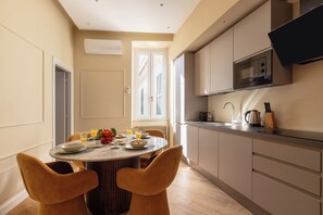 Fridge, microwave, stovetop, dishwasher - DEZA Colosseum view (Roma)