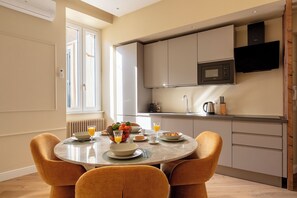 Fridge, microwave, stovetop, dishwasher - DEZA Colosseum view (Roma)