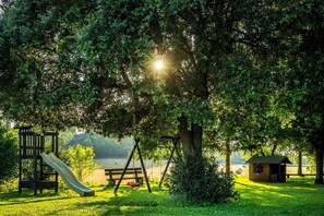 Children’s area - Casa Rural El Cobert del Carro: tranquilidad y naturaleza cerca de Solsona (Lladurs)