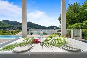 Outdoor dining - Villa Blanc de blanc (Les Anses-d'Arlet)