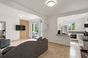 TV - Villa Blanc de blanc (Les Anses-d'Arlet)