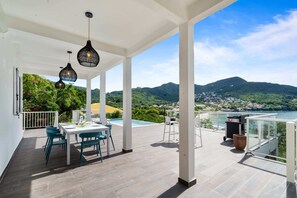 Outdoor dining - Villa Blanc de blanc (Les Anses-d'Arlet)