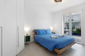 WiFi, bed sheets - Apartment 'Albiceleste Prime Location' with Lake View, Wi-Fi and Air Conditioning (Peschiera del Garda)
