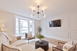 Living area - Entire 1 Bed Apartment - City Centre (York)