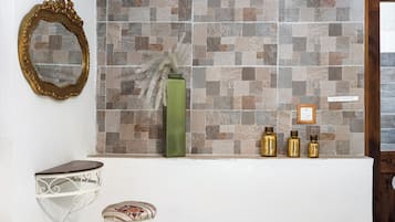 Townhouse, 3 soverom, aircondition, byutsikt | Blendingsgardiner, strykejern/-brett og wi-fi (inkludert)