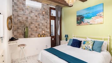 Blackout curtains, iron/ironing board, free WiFi