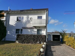 Exterior - Apartment "Schöne Einliegerwohnung" with Wi-Fi (Hechingen)