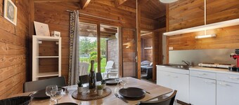 Chalet “Confort 21” with Terrace and Shared Pool