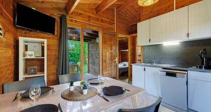 Chalet « Prestige Le 19 » avec terrasse, piscine partagée et Wi-Fi