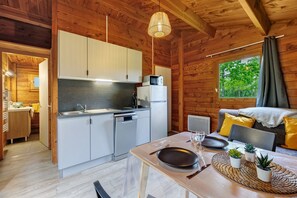 Interior - Chalet “Prestige Le 19” with Terrace, Shared Pool and Wi-Fi (Saint-Gervais)
