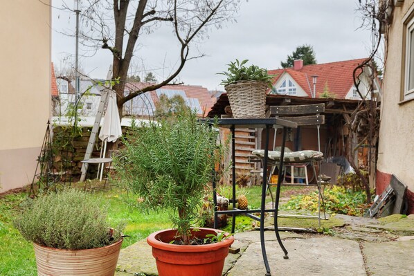 Property grounds - Apartment 'Ferienwohnung 1' with Private Garden and Wi-Fi (Sternenfels)