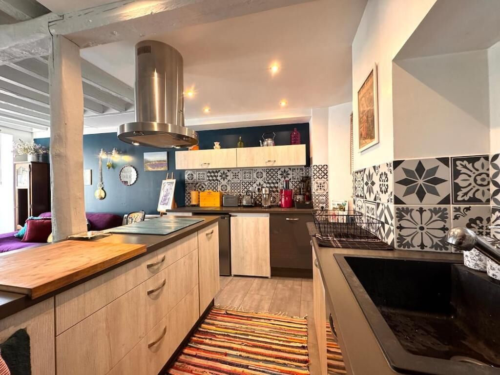 Micro-ondes, four, plaque de cuisson