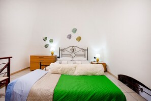 Iron/ironing board, WiFi, bed sheets - Apartment 'All'angolo' with Wi-Fi and Air Conditioning (Molfetta)