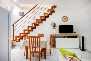 Dining - Apartment 'All'angolo' with Wi-Fi and Air Conditioning (Molfetta)