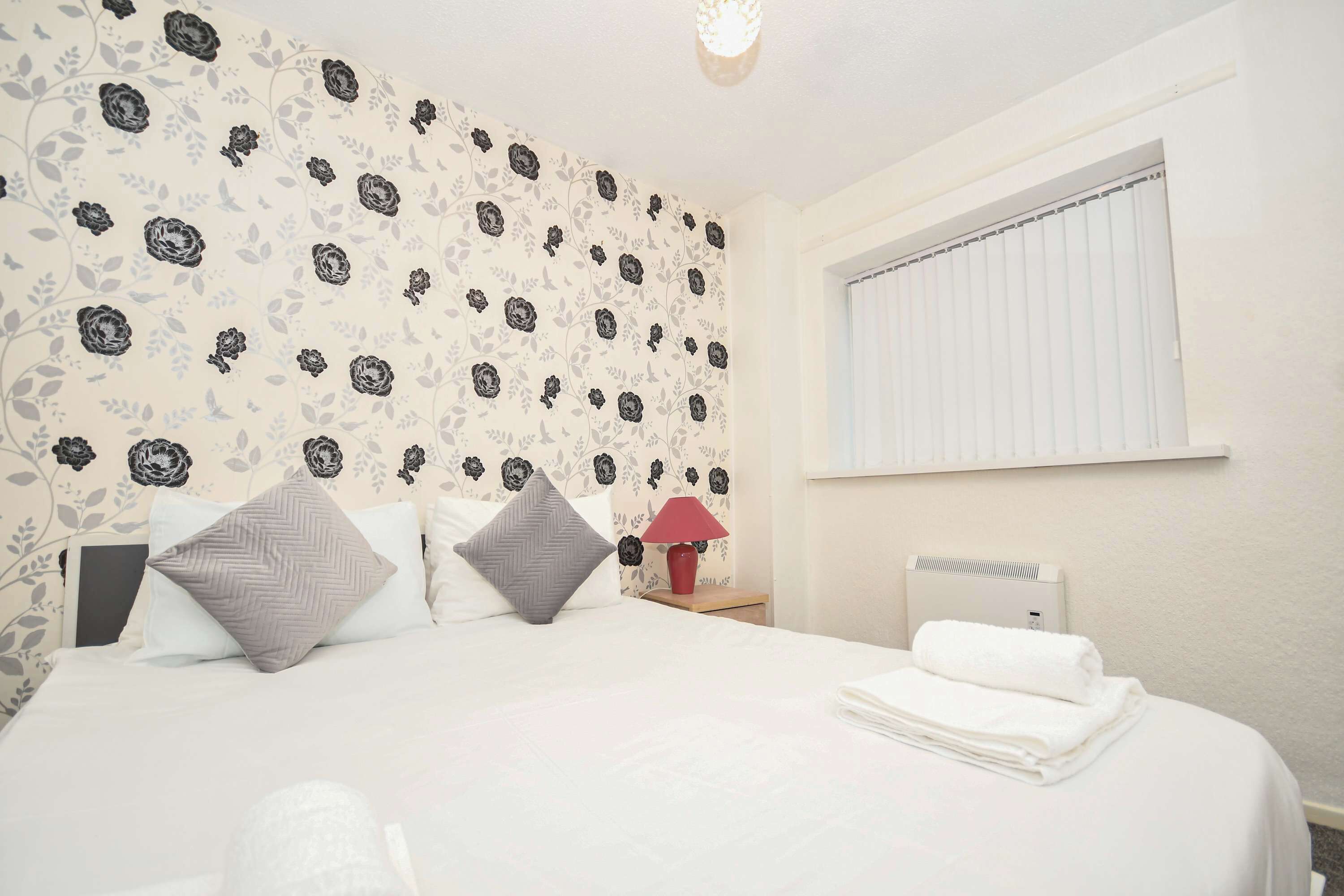 Bureau, fer et planche à repasser, Wi-Fi, draps fournis