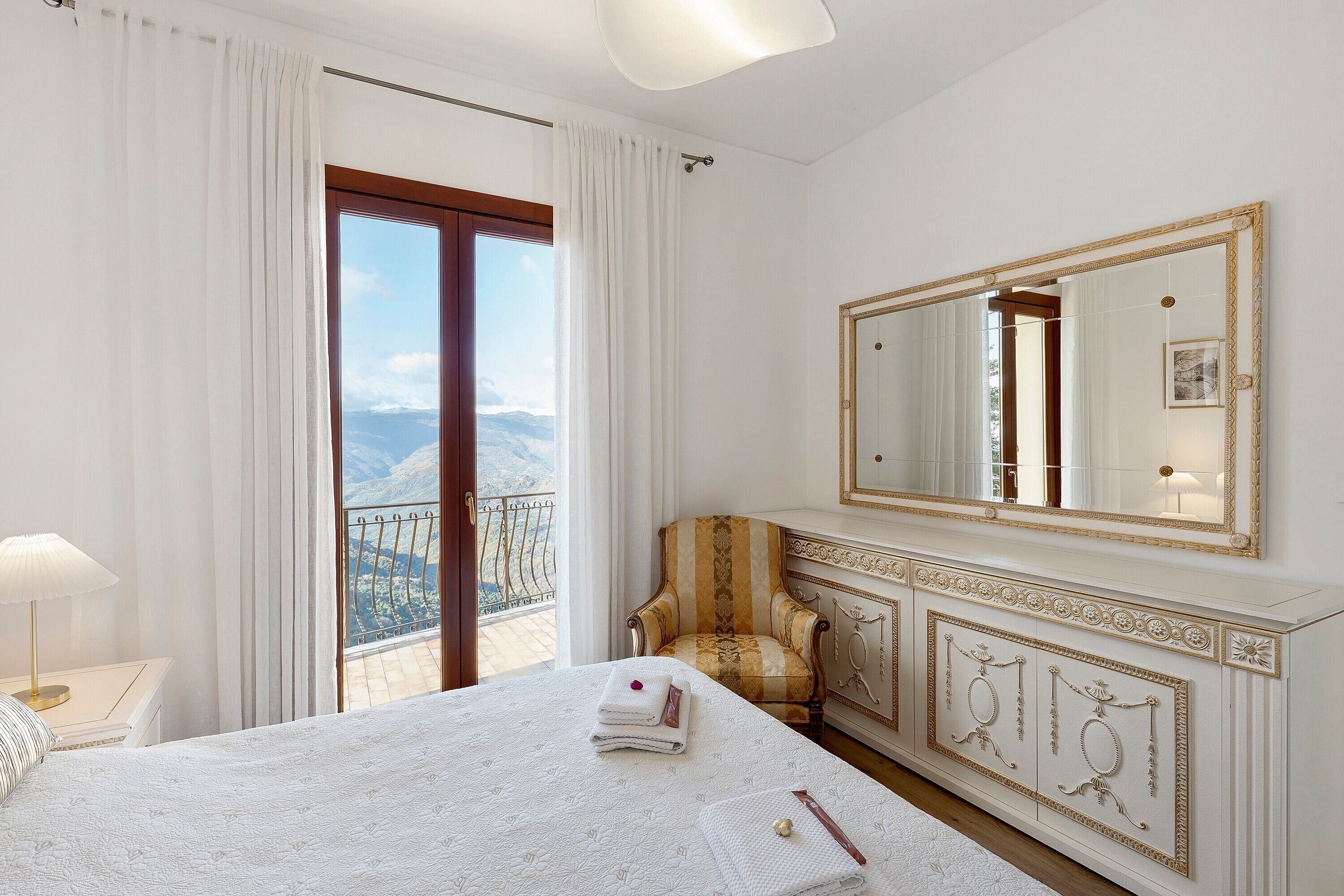 Bügeleisen/Bügelbrett, WLAN, Bettwäsche