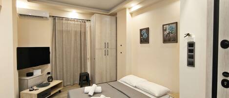 Bügeleisen/Bügelbrett, kostenloses WLAN, Bettwäsche