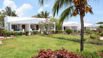 Superior-dobbeltværelse - udsigt til have | Udsigt over resort