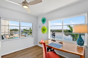 Interior - Luxury Escape Panoramic peaceful Waterfront Views near restaurants and beaches (Siesta Key)