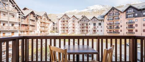 تناول الطعام بالخارج