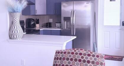 Cozy and Cute 3-bedroom house centrally located near Fun & More