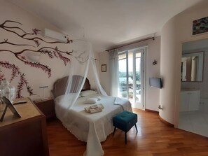 Room - Room with Pool View, Shared Pool, Wi-Fi and Air Conditioning (Marsala)