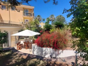 Terrace/patio - Room 'The Suite' with Sea View, Shared Pool and Wi-Fi (Marsala)