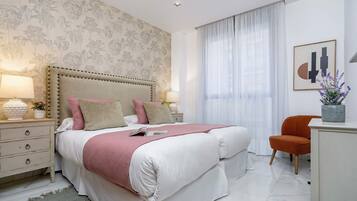2 bedrooms, iron/ironing board, WiFi, bed sheets