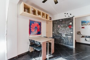 Dining - Apartment 'Cuore' with Sea View, Wi-Fi and Air Conditioning (Marsala)
