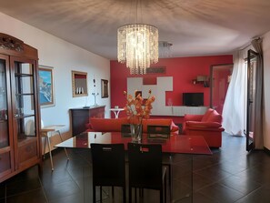 TV - Apartment 'Cuore' with Sea View, Wi-Fi and Air Conditioning (Marsala)
