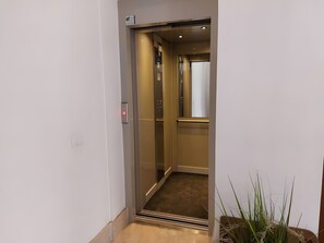 Interior - Apartment 'Cuore' with Sea View, Wi-Fi and Air Conditioning (Marsala)